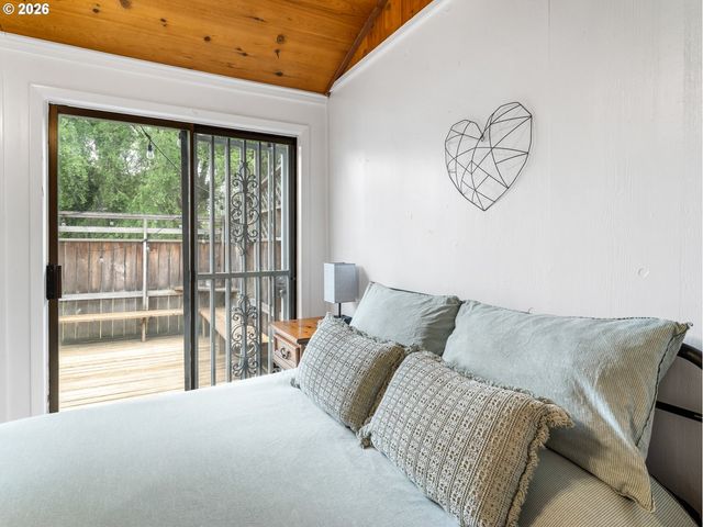 321 Se 108TH Ave, Portland, OR 97216