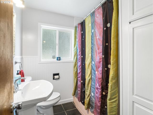 321 Se 108TH Ave, Portland, OR 97216