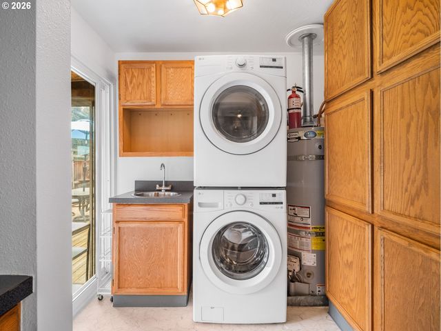 321 Se 108TH Ave, Portland, OR 97216