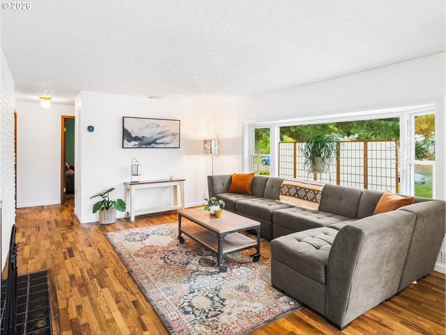 321 Se 108TH Ave, Portland, OR 97216