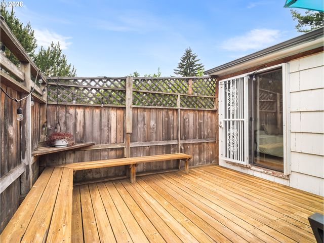 321 Se 108TH Ave, Portland, OR 97216