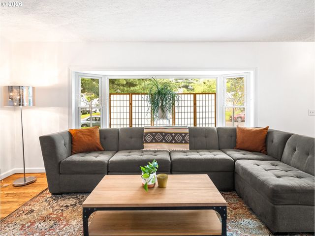 321 Se 108TH Ave, Portland, OR 97216