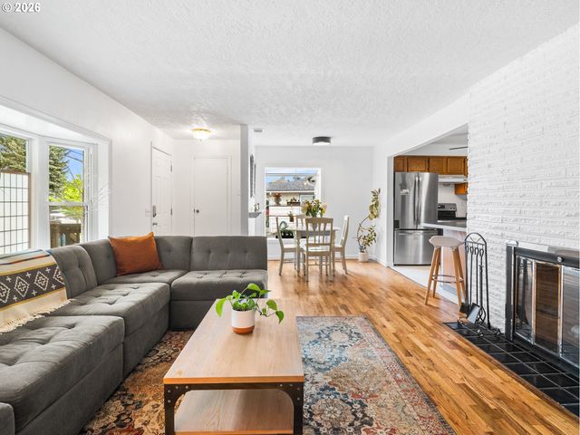 321 Se 108TH Ave, Portland, OR 97216