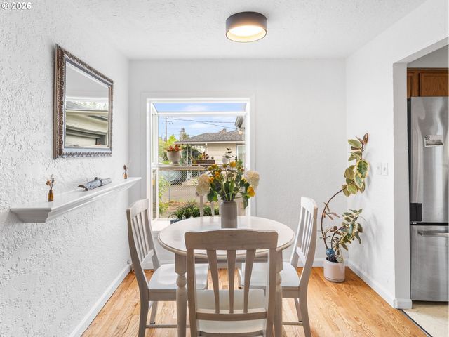 321 Se 108TH Ave, Portland, OR 97216