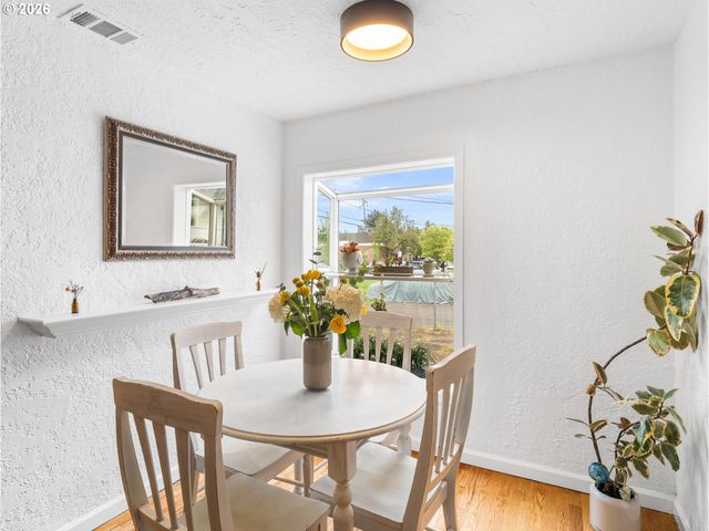 321 Se 108TH Ave, Portland, OR 97216