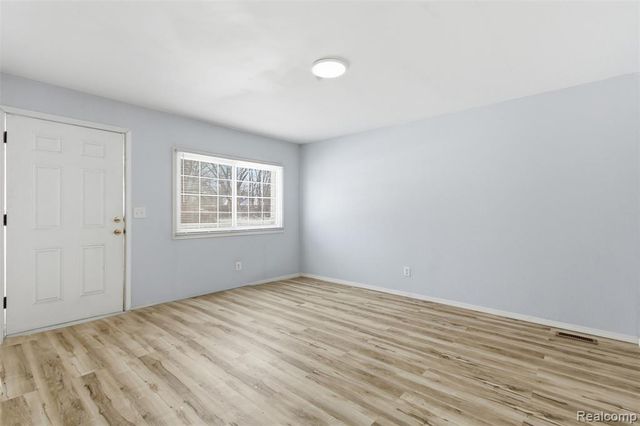 15465 Trinity Street, Detroit, MI 48223