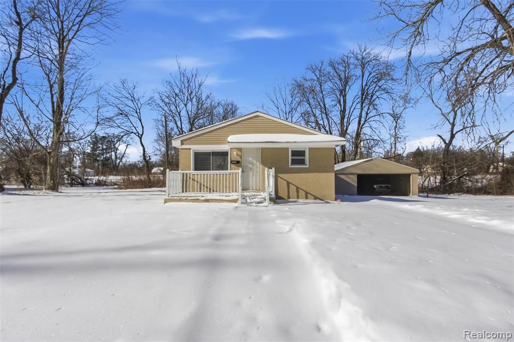 15465 Trinity Street, Detroit, MI 48223