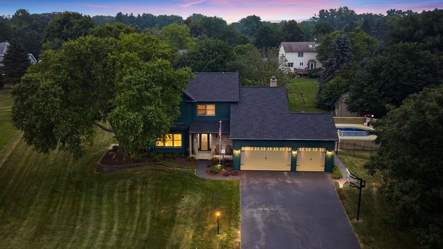 2313 S Hidden Trail, Spring Grove, IL 60081