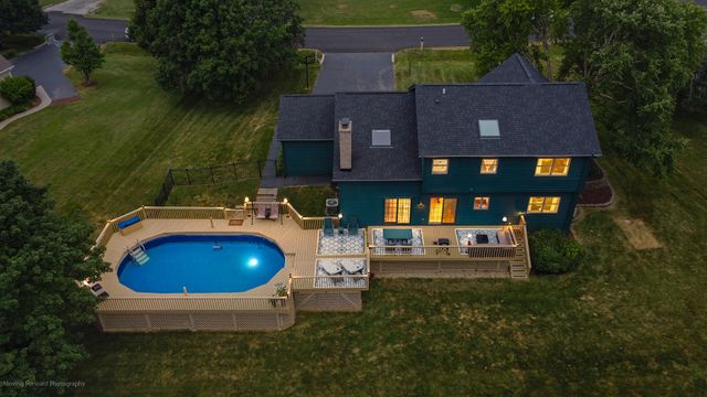 2313 S Hidden Trail, Spring Grove, IL 60081