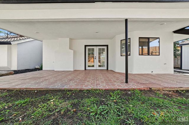 5312 Deville Court, Bakersfield, CA 93308