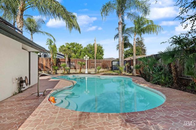 5312 Deville Court, Bakersfield, CA 93308