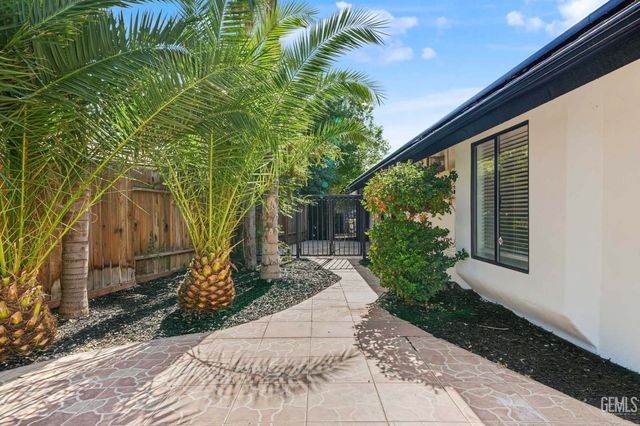 5312 Deville Court, Bakersfield, CA 93308