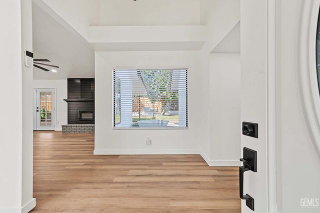 5312 Deville Court, Bakersfield, CA 93308