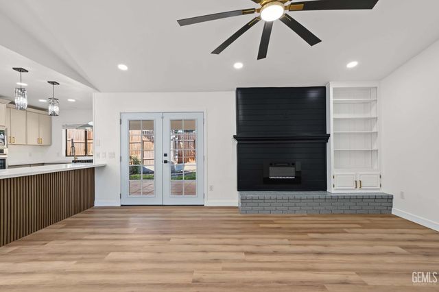 5312 Deville Court, Bakersfield, CA 93308