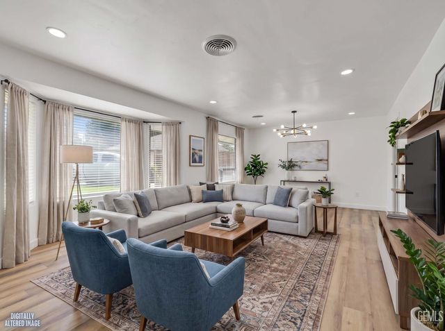 5312 Deville Court, Bakersfield, CA 93308
