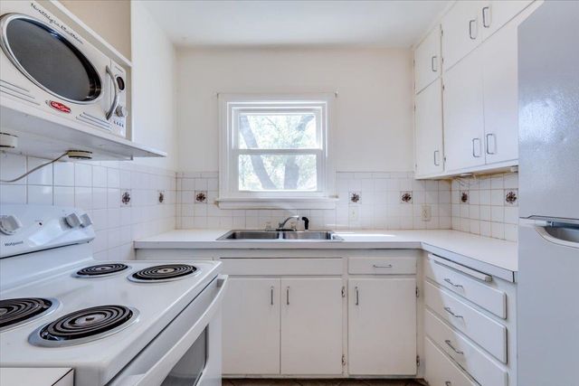 1126 S Lulu Ave, Wichita, KS 67211