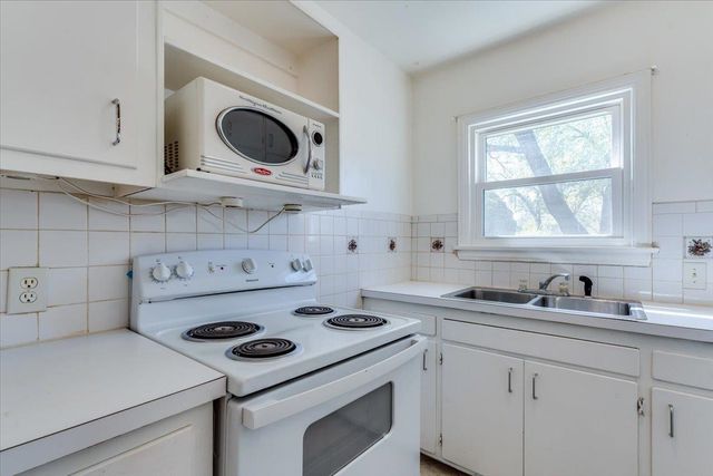 1126 S Lulu Ave, Wichita, KS 67211