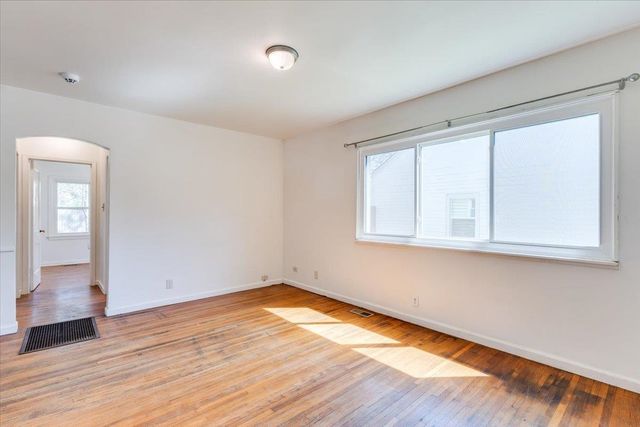 1126 S Lulu Ave, Wichita, KS 67211