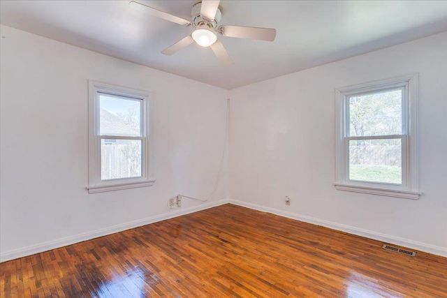 1126 S Lulu Ave, Wichita, KS 67211