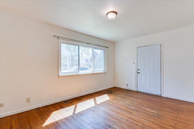 1126 S Lulu Ave, Wichita, KS 67211