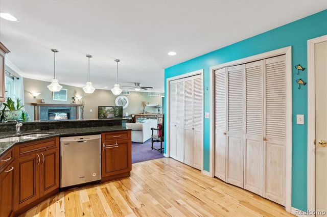 2340 Lakeview Drive, Brooklyn, MI 49230