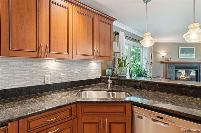 2340 Lakeview Drive, Brooklyn, MI 49230