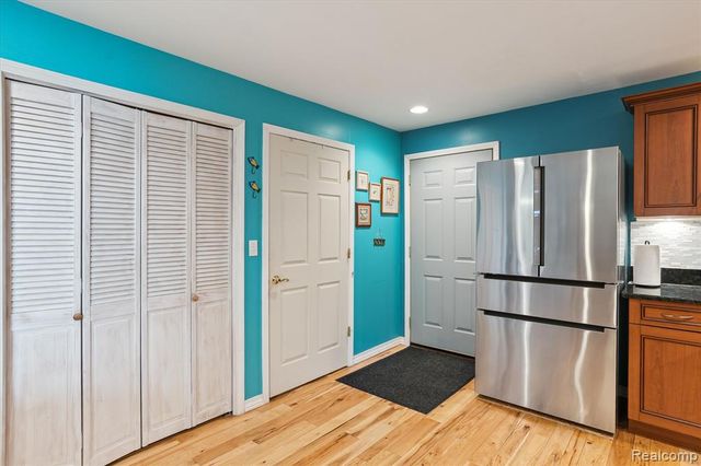 2340 Lakeview Drive, Brooklyn, MI 49230