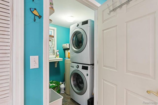 2340 Lakeview Drive, Brooklyn, MI 49230