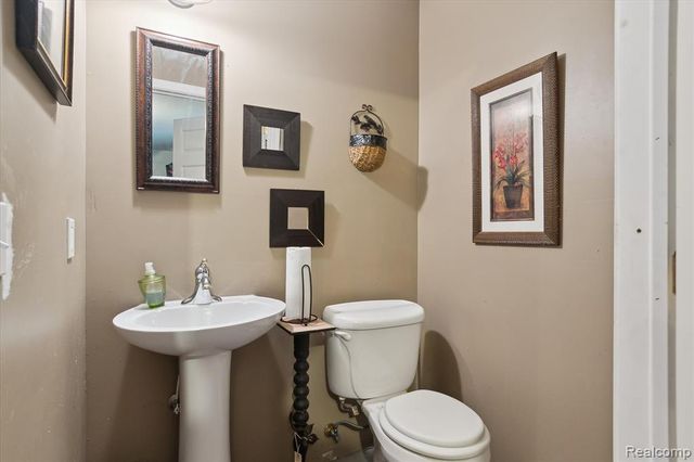 2340 Lakeview Drive, Brooklyn, MI 49230