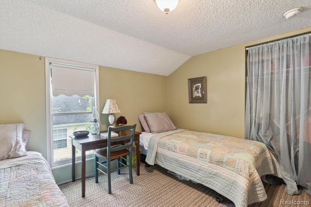 2340 Lakeview Drive, Brooklyn, MI 49230