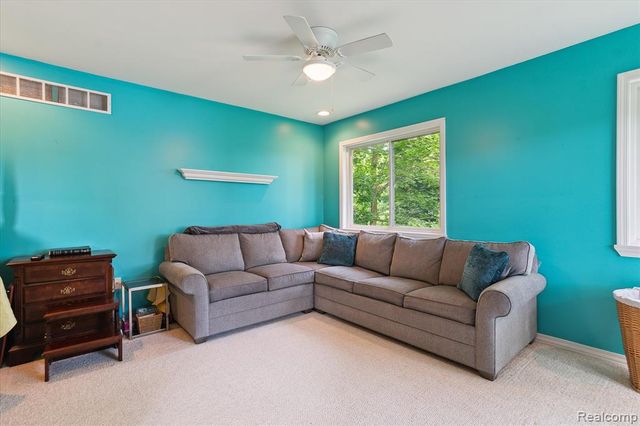 2340 Lakeview Drive, Brooklyn, MI 49230