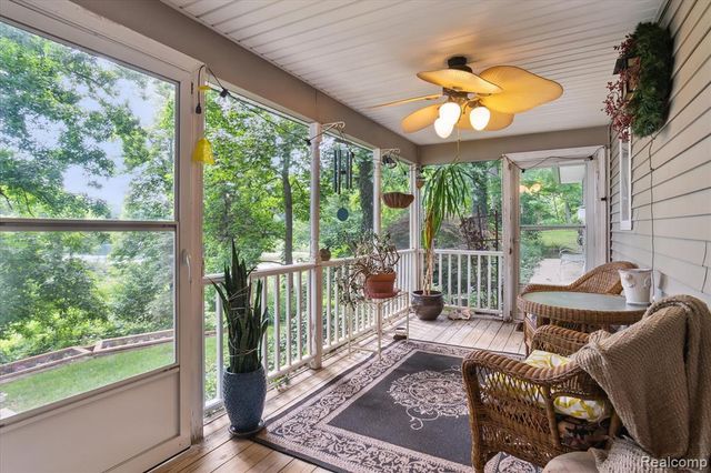 2340 Lakeview Drive, Brooklyn, MI 49230