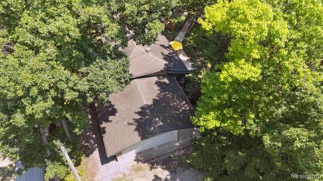 2340 Lakeview Drive, Brooklyn, MI 49230