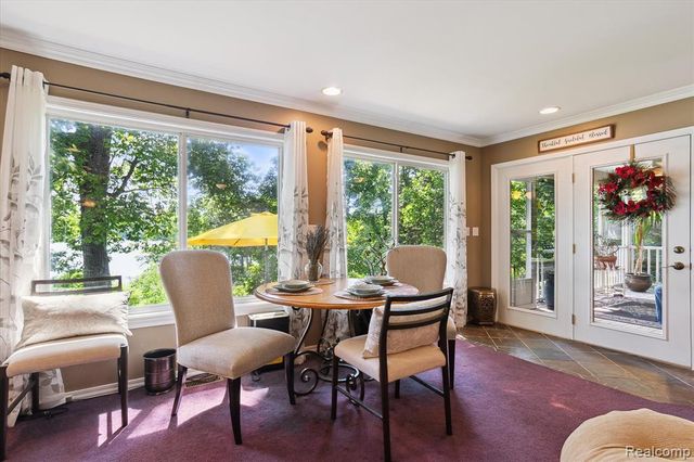 2340 Lakeview Drive, Brooklyn, MI 49230