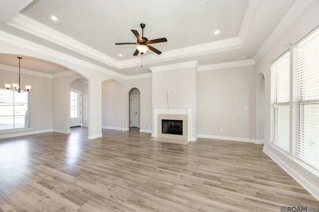 18018 River Landing Dr, Prairieville, LA 70769