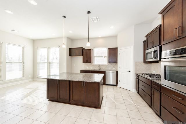 18018 River Landing Dr, Prairieville, LA 70769