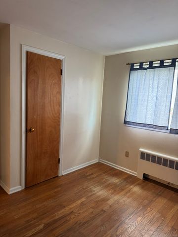 111 Harvard Street, Hartford, CT 06106