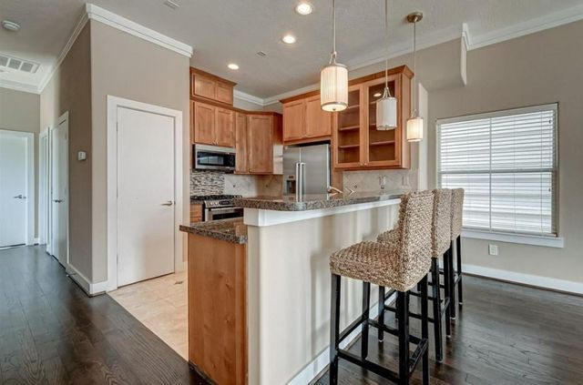 1215 Wentworth Street, Houston, TX 77004