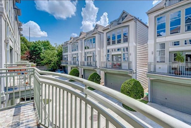 1215 Wentworth Street, Houston, TX 77004