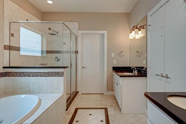 1215 Wentworth Street, Houston, TX 77004