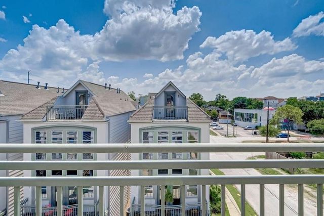 1215 Wentworth Street, Houston, TX 77004