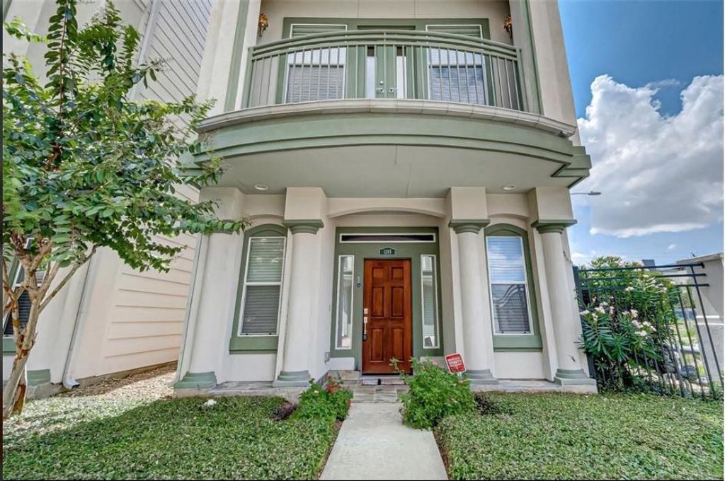 1215 Wentworth Street, Houston, TX 77004