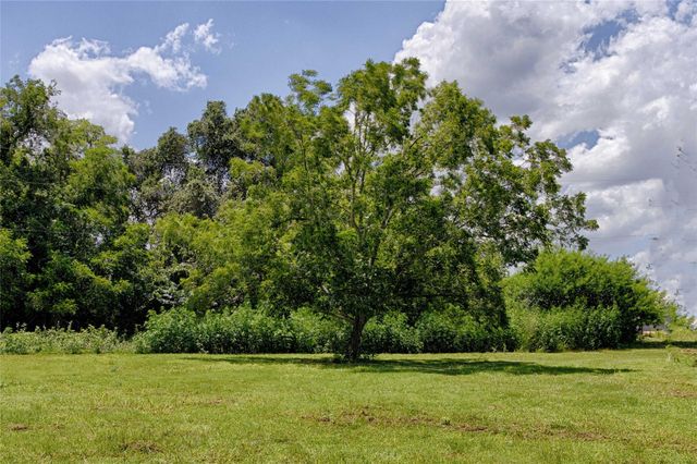 7541 Fm 609, La Grange, TX 78945