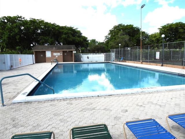 7591 NW 1st Street 303, Margate, FL 33063