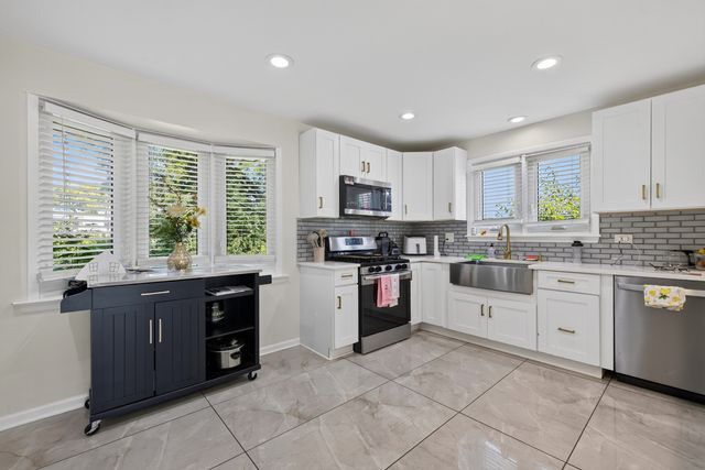 2217 Westwood Drive, Hillside, IL 60162