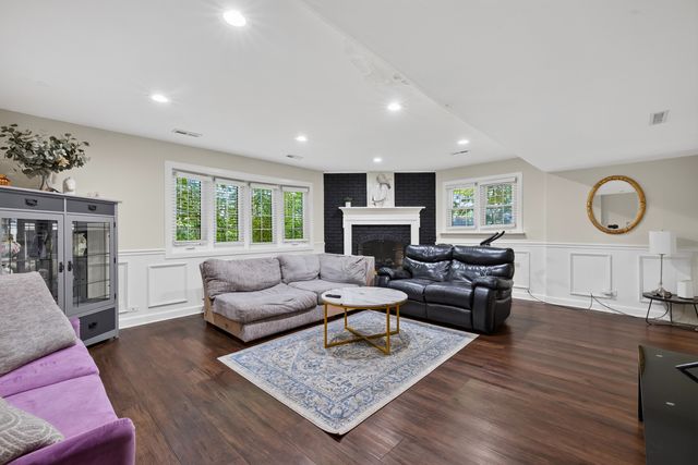 2217 Westwood Drive, Hillside, IL 60162