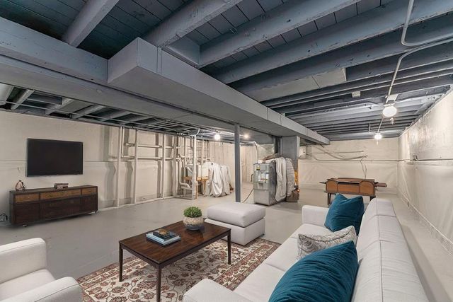 2330 121st Street, Blue Island, IL 60406