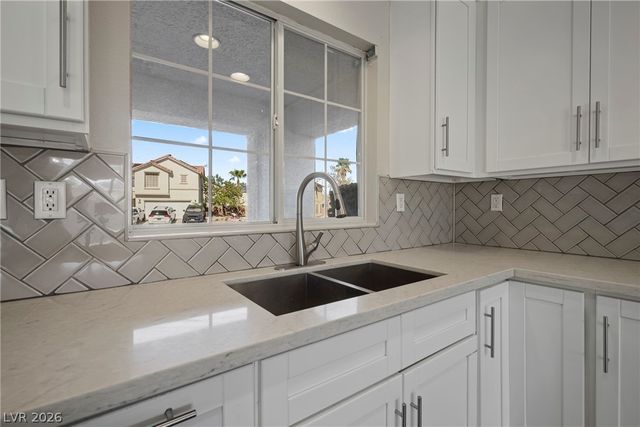 9533 Chanticleer Court, Las Vegas, NV 89129