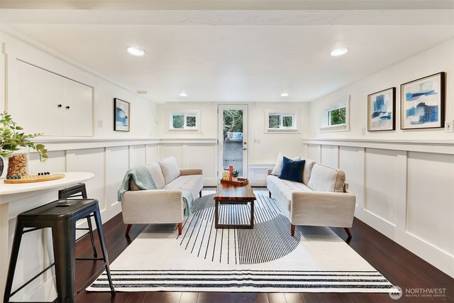 809 NW 58th Street, Seattle, WA 98107