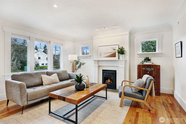 809 NW 58th Street, Seattle, WA 98107